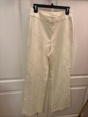 Stretch Cream flare pants 
Beautiful Textured design 
Side zipper